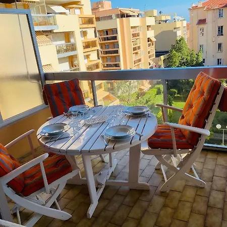 Menton 2 Pieces 4 Personnes Avec Grande Terrasse Au Calme Plage A Pied Мантон