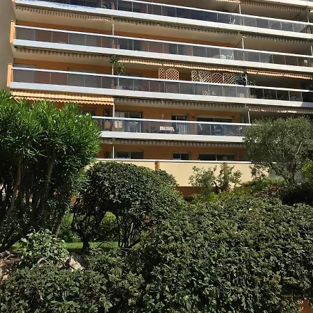 Menton 2 Pieces 4 Personnes Avec Grande Terrasse Au Calme Plage A Pied Мантон