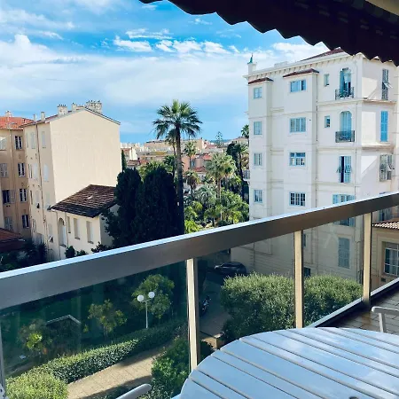 Апартаменти Menton 2 Pieces 4 Personnes Avec Grande Terrasse Au Calme Plage A Pied