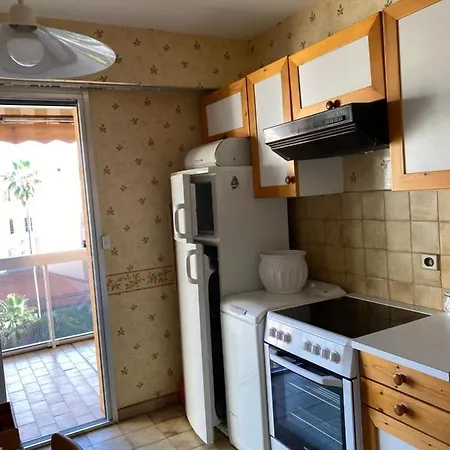Апартаменти Menton 2 Pieces 4 Personnes Avec Grande Terrasse Au Calme Plage A Pied