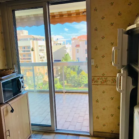 Menton 2 Pieces 4 Personnes Avec Grande Terrasse Au Calme Plage A Pied * Мантон
